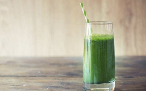 Healthy & Delicious – Kale and Almond smoothie